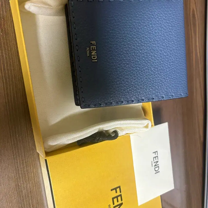 [BUNJANG] Fendi Selleria Bifold Wallet / 펜디 셀러리아 반지갑