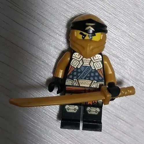 [BUNJANG] Lego Ninjago Golden Cole Minifigure / 레고 닌자고 골든 콜 크리스탈라이즈드 콜 미니피겨