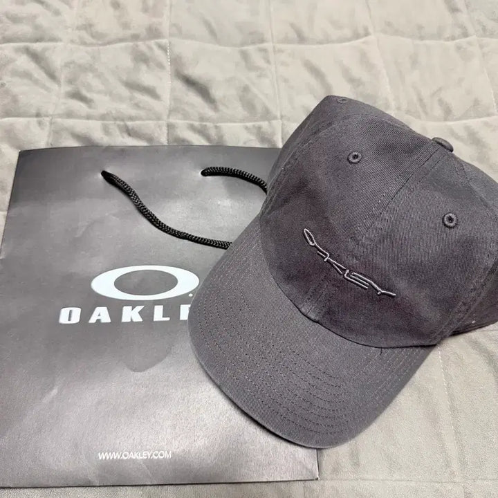[SOLD OUT] [OS] 오클리 47 소호 햇 블랙아웃