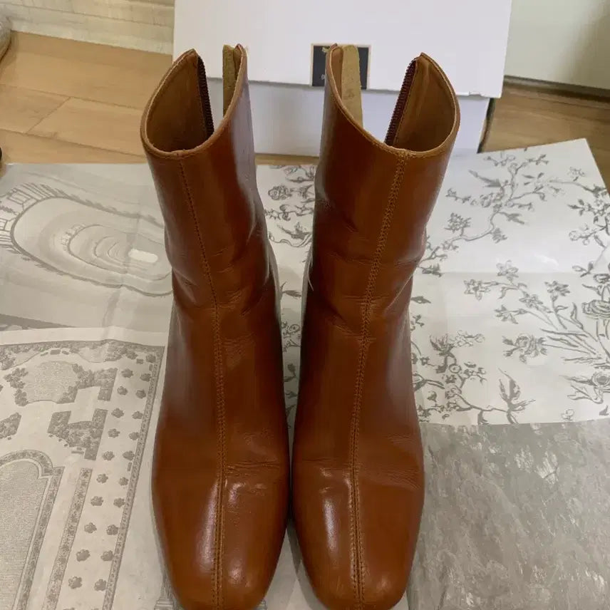 [BUNJANG] Matinkim Brown Ankle Boots / 마뗑킴 브라운 앵클부츠