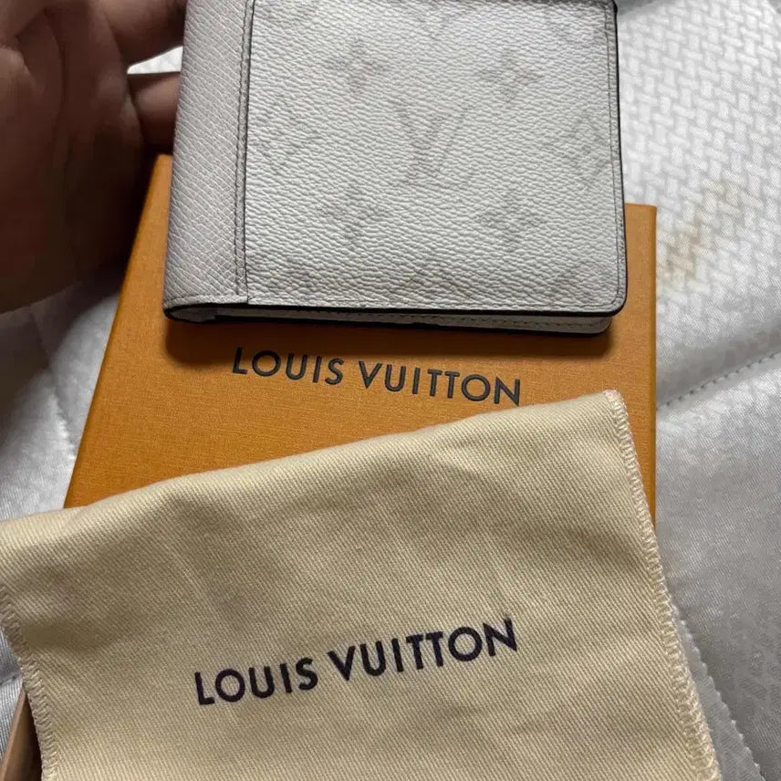 [BUNJANG] Louis Vuitton Monogram Antarctica Card Wallet &amp; Louis Quatorze Card Wallet / 루이비통 모노그램 안타르티카,루이까또즈 카드지갑
