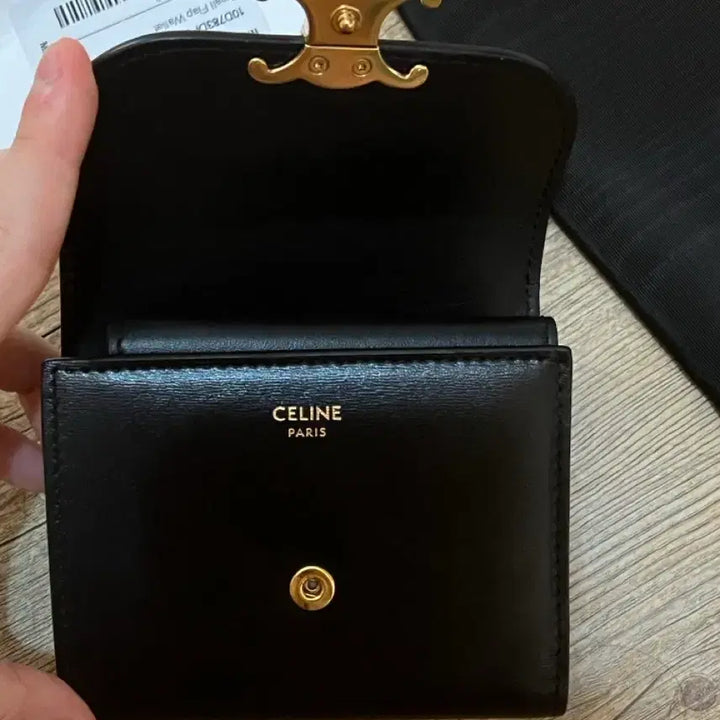 [BUNJANG] Celine Triomphe Small Flap Wallet Black / 정품)셀린느 트리옹프 스몰 플랩 지갑 블랙