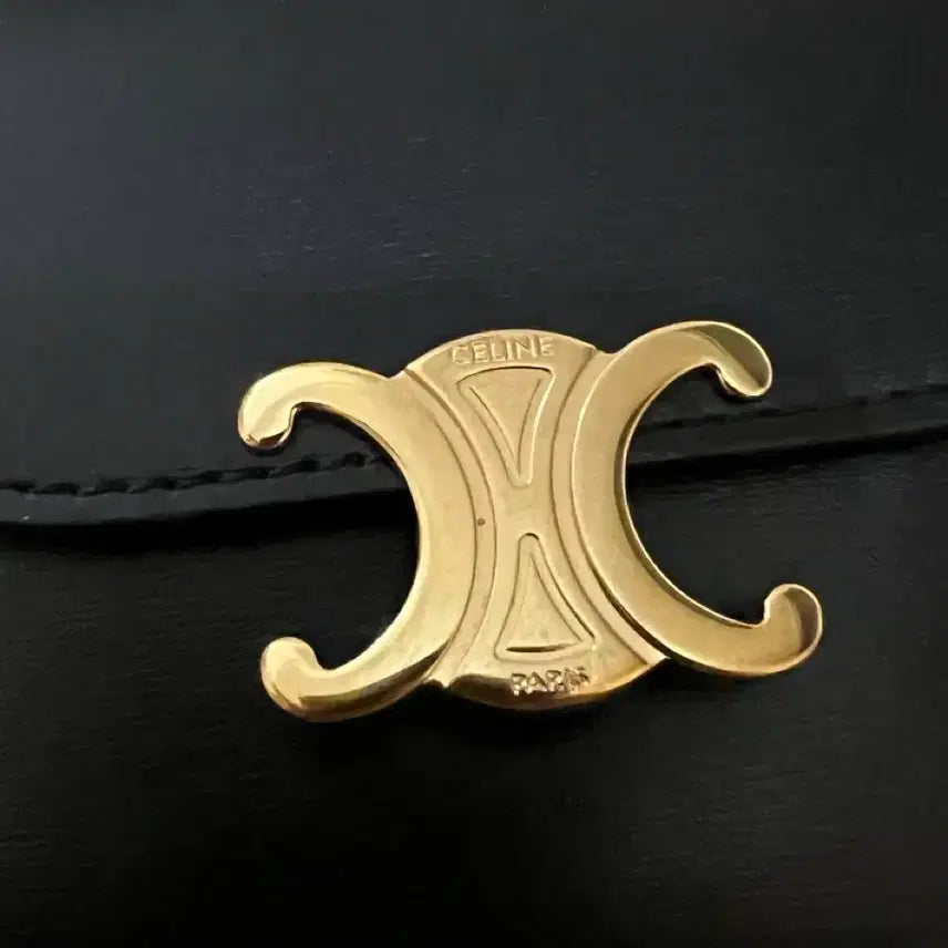 [BUNJANG] Celine Triomphe Small Flap Wallet Black / 정품)셀린느 트리옹프 스몰 플랩 지갑 블랙