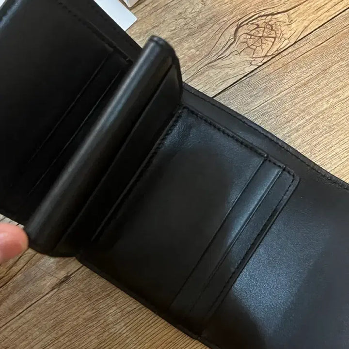 [BUNJANG] Celine Triomphe Small Flap Wallet Black / 정품)셀린느 트리옹프 스몰 플랩 지갑 블랙