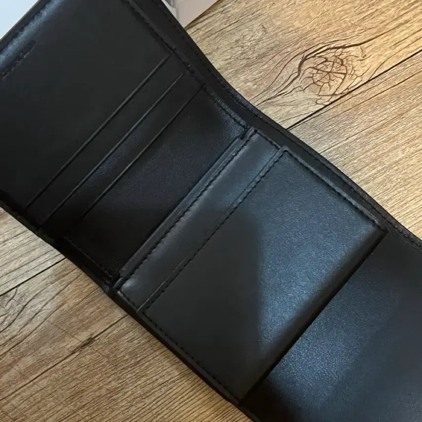 [BUNJANG] Celine Triomphe Small Flap Wallet Black / 정품)셀린느 트리옹프 스몰 플랩 지갑 블랙