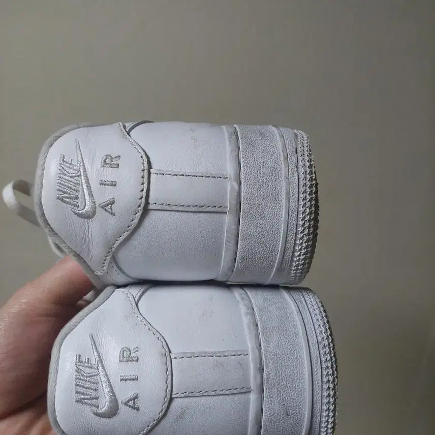 [SOLD OUT] 나이키 에어포스 슈프림 화이트 275