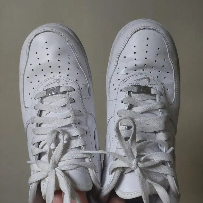 [SOLD OUT] 나이키 에어포스 슈프림 화이트 275