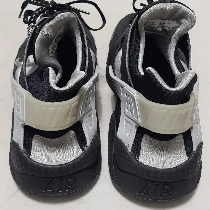 [BUNJANG] Nike Air Huarache Black Sneakers / 1)265 나이키 에어 허라취 A급