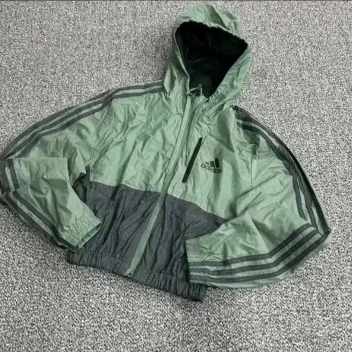 [BUNJANG] Adidas Khaki Crop Windbreaker Jacket (95/M) / 아디다스 카키 크롭 여자 바람막이 자켓 95/M