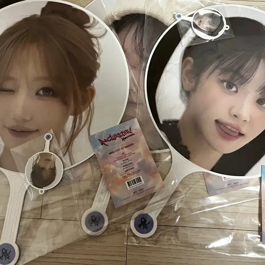[BUNJANG] QWER 2026 World Tour Pre-order Bundle Set Fan / qwer 2026 월드투어 프리오더 대형 부채 세트