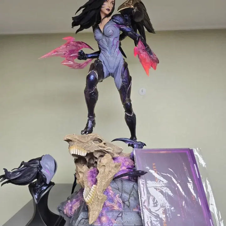 [BUNJANG] Kaisa Statue Figure / 카이사 스태츄 피규어
