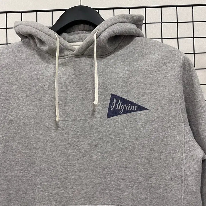 [BUNJANG] Pilgrim Sweat Hoodie M / <M> 필그림 스웻 후드 티셔츠