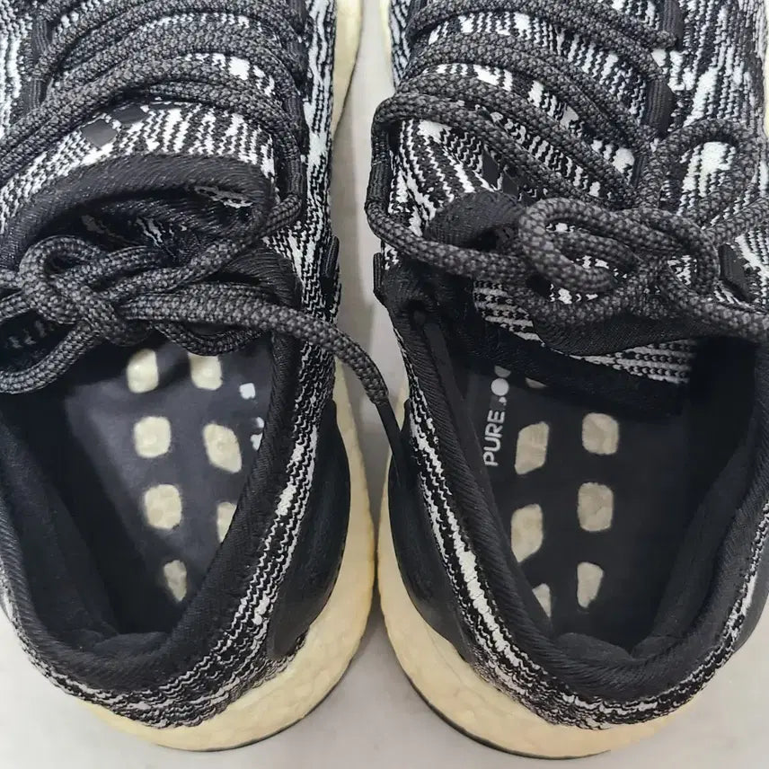 [BUNJANG] Adidas Pureboost Sneakers / 1) 265 아디다스 퓨어부스트 A급