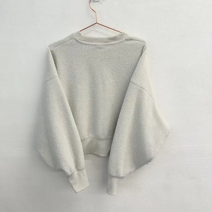 [BUNJANG] Nike Fleece Crop Sweatshirt (Size S) / 나이키 뽀글이 크롭 맨투맨 (S)