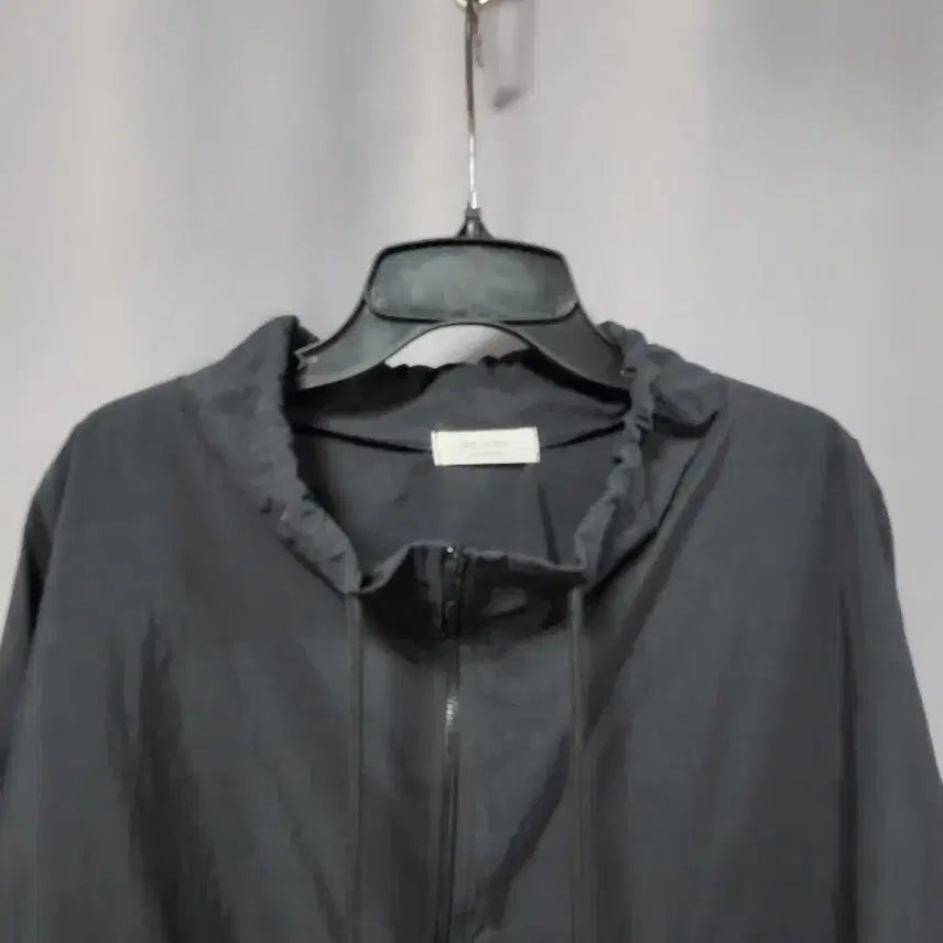 [SOLD OUT] 오버핏 크롭 바람막이