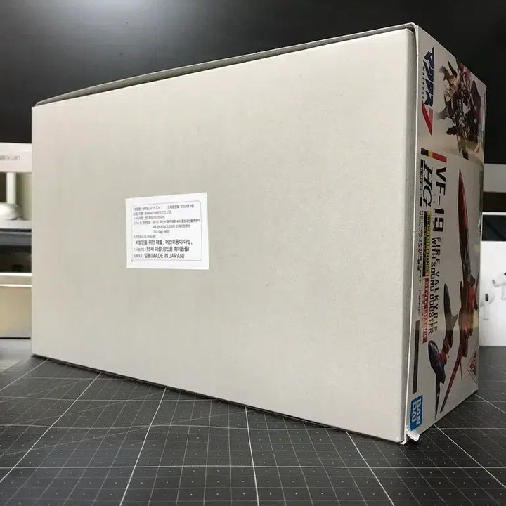 [BUNJANG] Macross 7 HG VF-19 Fire Valkyrie Model Kit / (무료배송, 새제품) 마크로스7 HG VF-19 파이어 발키리