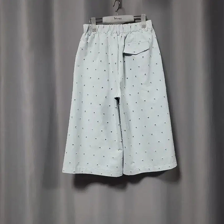 [SOLD OUT] 작은 데미지 큐롯 팬츠