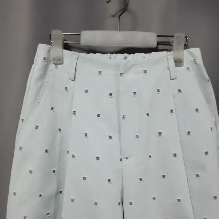 [SOLD OUT] 작은 데미지 큐롯 팬츠