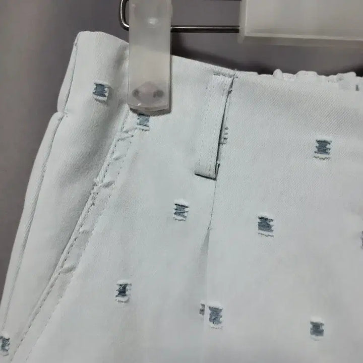[SOLD OUT] 작은 데미지 큐롯 팬츠