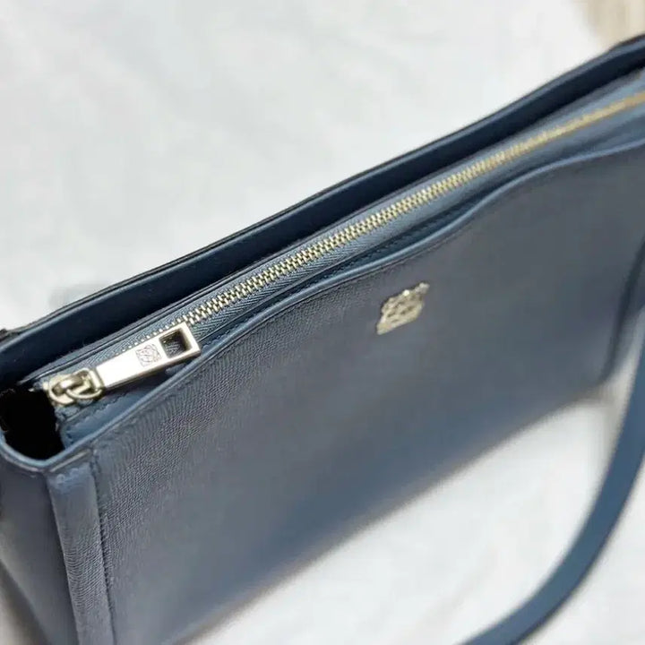 [BUNJANG] Louis Quatorze Chain Crossbody Bag / 루이까또즈 체인 크로스백 블루그레이 컬러