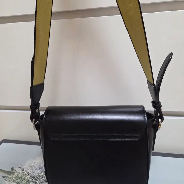 [BUNJANG] Studio Tomboy Crossbody Bag / 스튜디오톰보이 크로스백