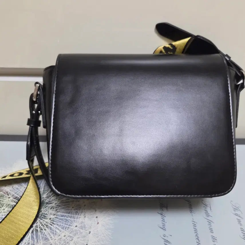 [BUNJANG] Studio Tomboy Crossbody Bag / 스튜디오톰보이 크로스백
