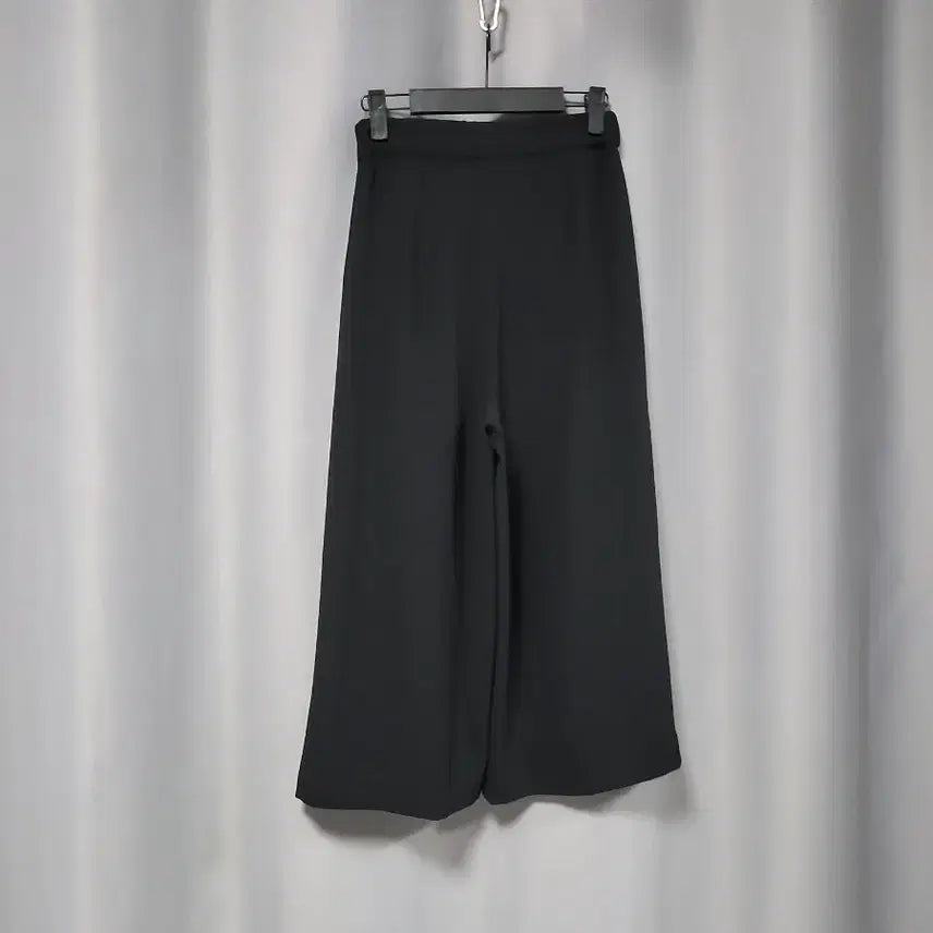 [SOLD OUT] 율미아스텝 블랙 와이드 핀턱 슬랙스