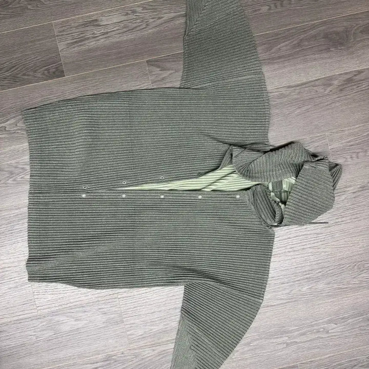 [SOLD OUT] 옴므플리세 헤더플리츠 후드 그린 3 사이즈