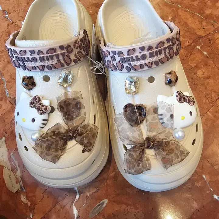 [SOLD OUT] 키티 샌들 크록스 신발입니다240mm