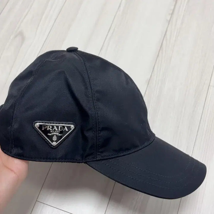 [SOLD OUT] 프라다 리나일론 볼캡 모자