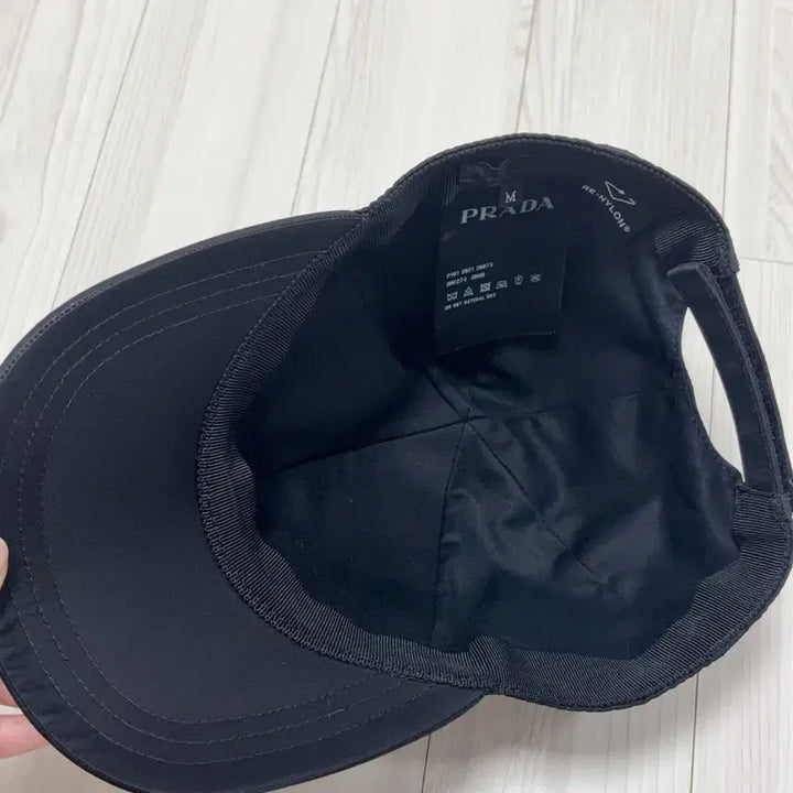 [SOLD OUT] 프라다 리나일론 볼캡 모자