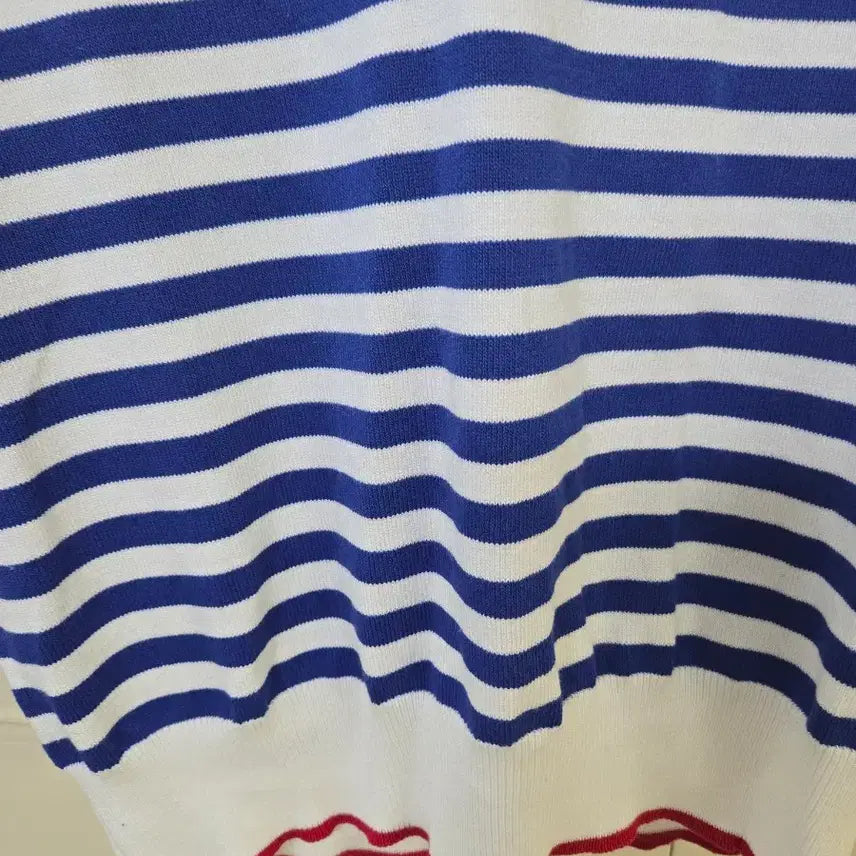 [BUNJANG] Striped V-Neck Short Sleeve Knit Top / 스트라이프 V넥 반팔 니트