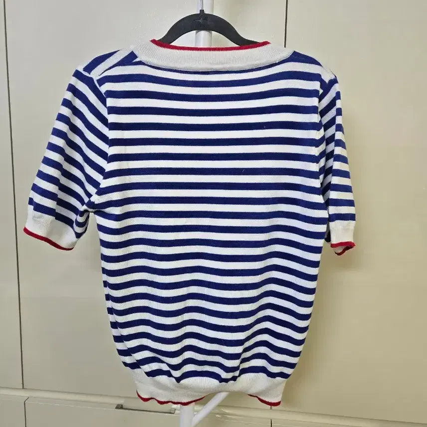 [BUNJANG] Striped V-Neck Short Sleeve Knit Top / 스트라이프 V넥 반팔 니트