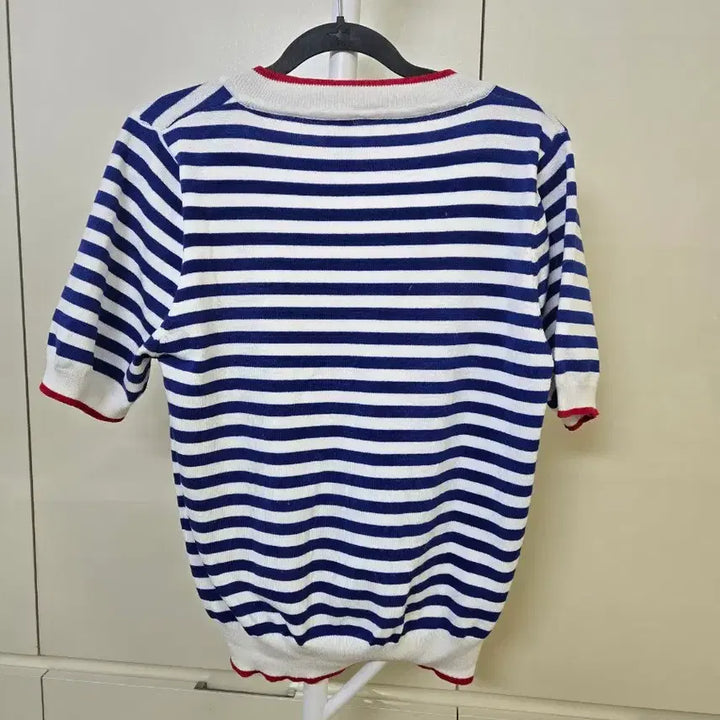 [BUNJANG] Striped V-Neck Short Sleeve Knit Top / 스트라이프 V넥 반팔 니트