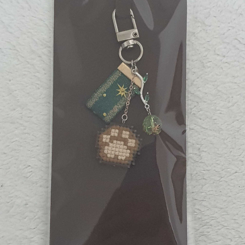 [BUNJANG] Wooden Cat Keychain / 행운을 부르는 우드 고양이 키링