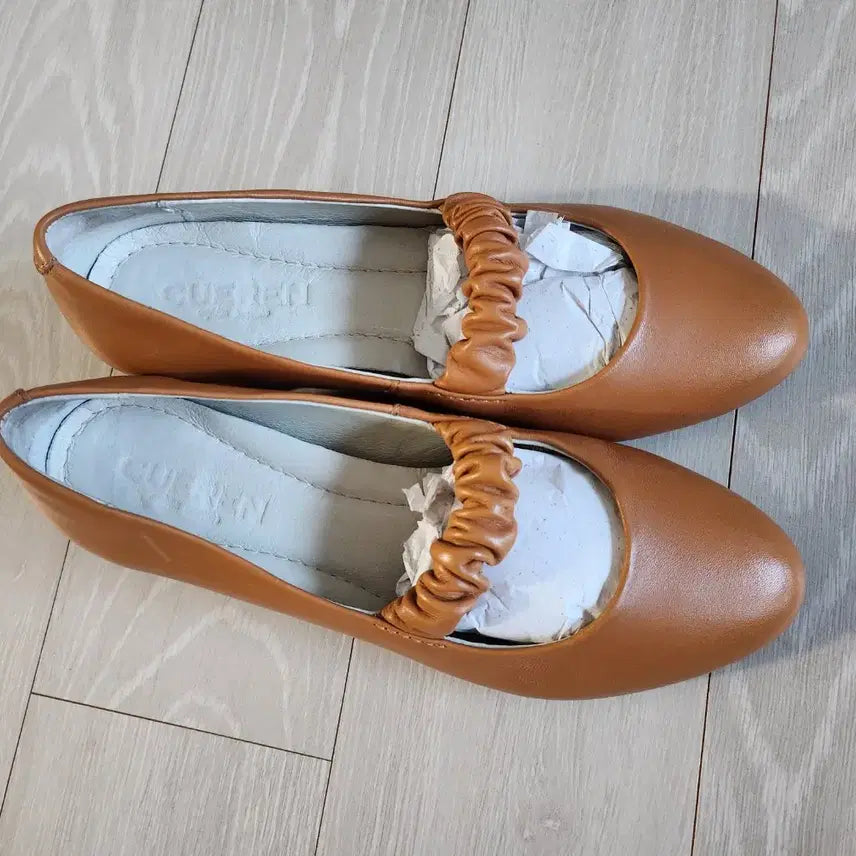 [SOLD OUT] 쿠에른 밀라노11 230사이즈
