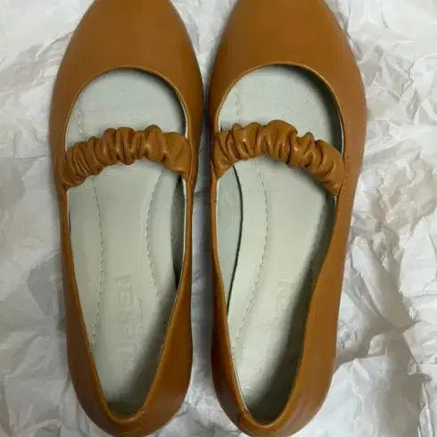[SOLD OUT] 쿠에른 밀라노11 230사이즈