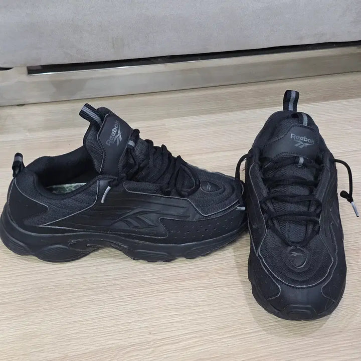 [SOLD OUT] REEBOK 올블랙 DMX  남성 운동화 275