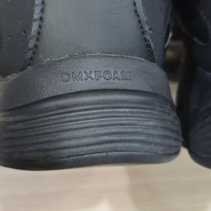 [SOLD OUT] REEBOK 올블랙 DMX  남성 운동화 275
