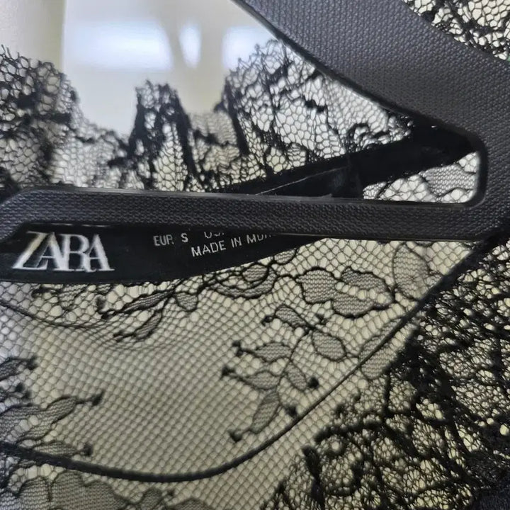[BUNJANG] ZARA Black Lace Mini Dress / 자라 블랙 레이스 미니 원피스