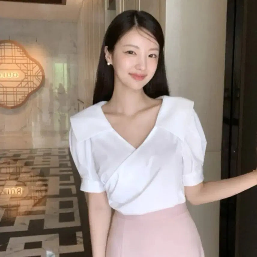 [BUNJANG] Attrangs Collared Wrap Puff Blouse / 아뜨랑스 하객룩 카라 랩 퍼프 블라우스(백화점 퀄)