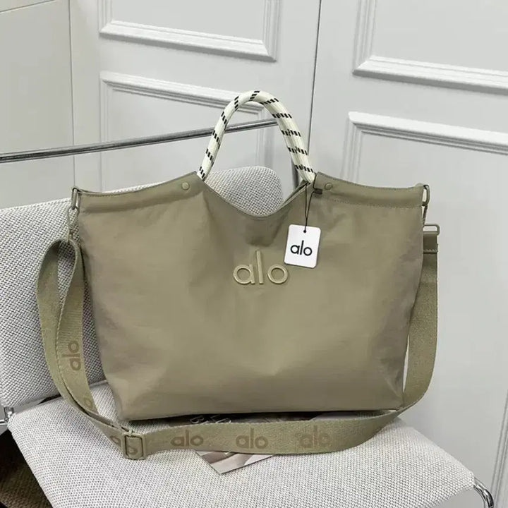 [BUNJANG] Alo Yoga Shoulder Tote Bag Khaki / alo 알로 요가 가방 숄더백 토트백 카키