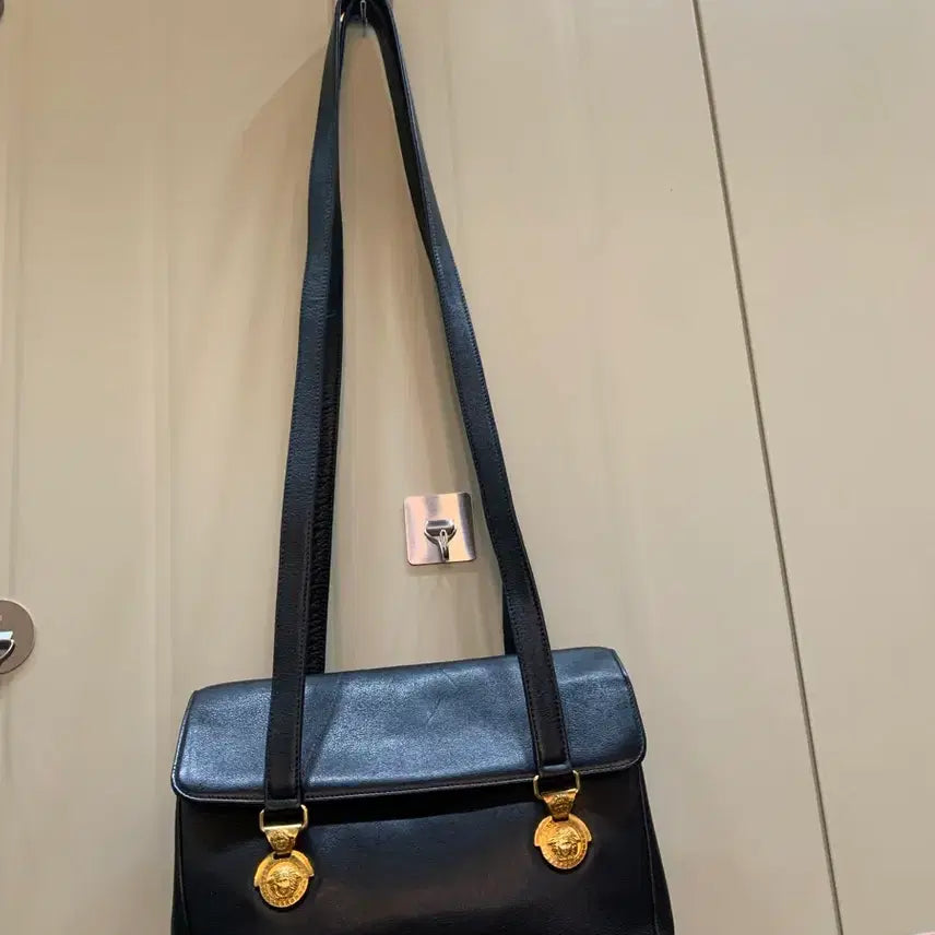[BUNJANG] Versace Black Leather Tote Bag with Gold Medusa / 베르사체 블랙 레더 토트백 금장 메두사