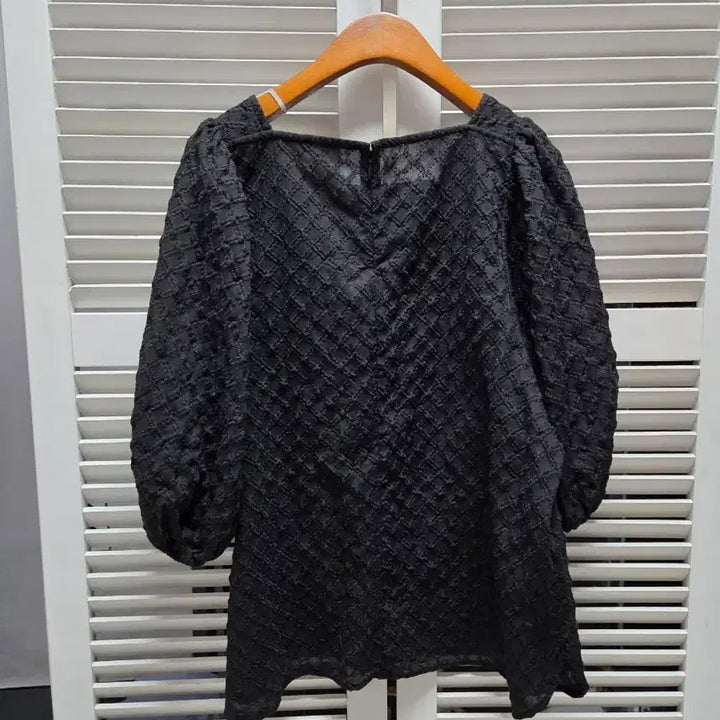 [BUNJANG] Le Blanc Paye Wool Puff Sleeve Blouse / 르블랑페이우 퍼프소매 블라우스