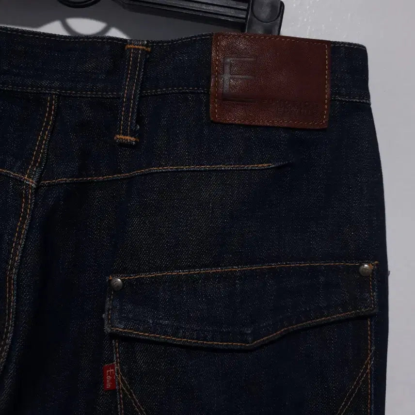 [BUNJANG] EDWIN Engineered Denim Jeans / 00s EDWIN 에드윈 이펑션 엔지니어드 데님 팬츠 청바지 (32-33