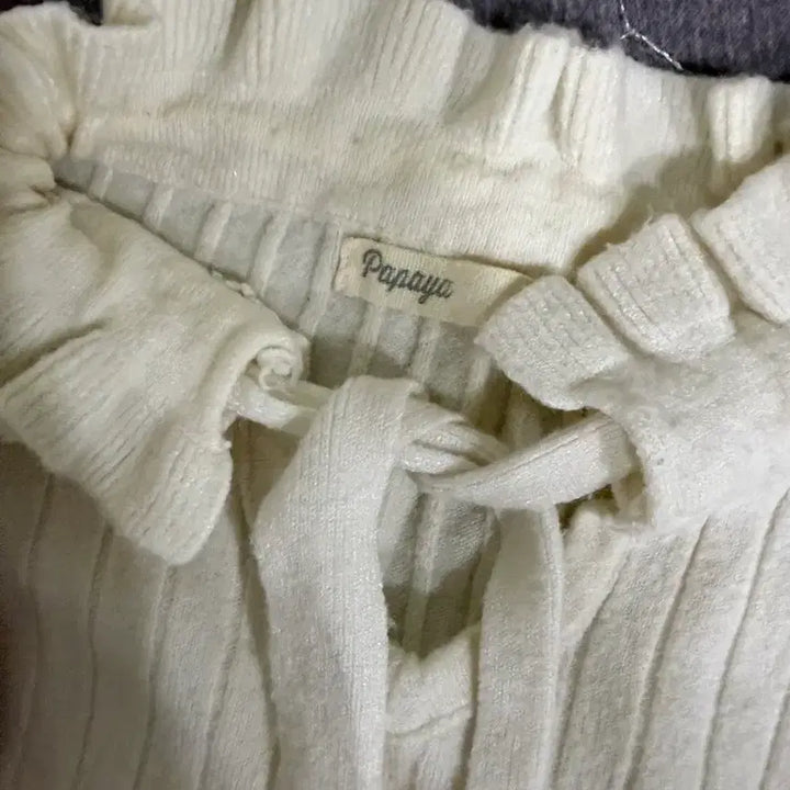 [BUNJANG] Papaya Ivory Frill Neck Ribbed Knit Sweater / 아이보리 프릴넥 골지 니트