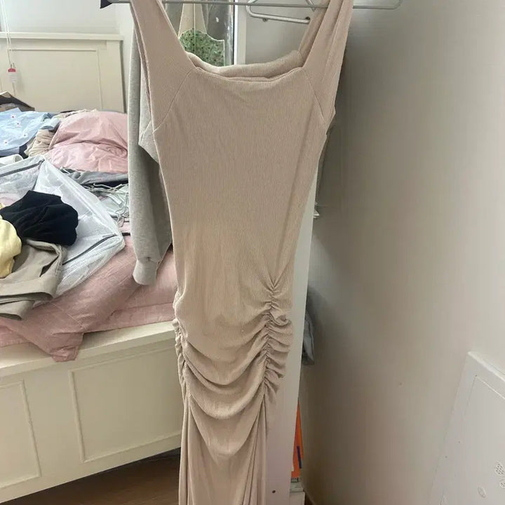 [SOLD OUT] (새상품) 히프나틱 머메이드 롱원피스 베이지