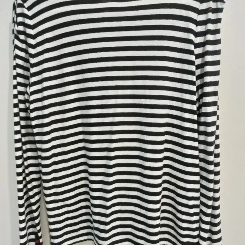 [SOLD OUT] 헤지스 스트라이프 프릴 블라우스 95-165