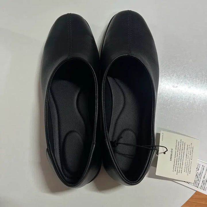 [SOLD OUT] (새상품) 유니클로 스퀘어 플랫 신발 230