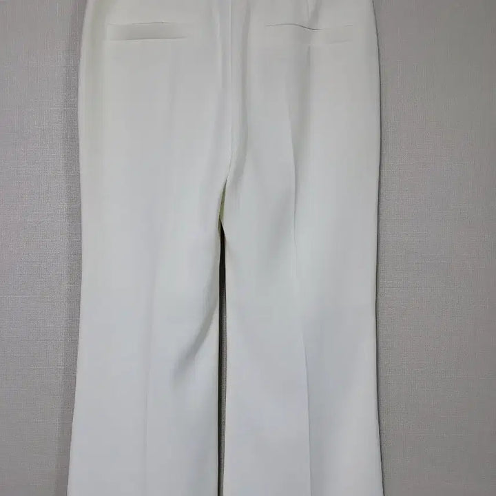 [BUNJANG] 2nd Floor Cream Bootcut Slacks / 2nd floor 크림색상 부츠컷 슬랙스 새상품